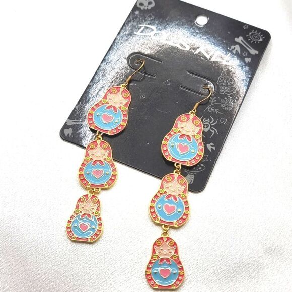 New DOLLS KILL Russian nesting doll earrings - Picture 1 of 7
